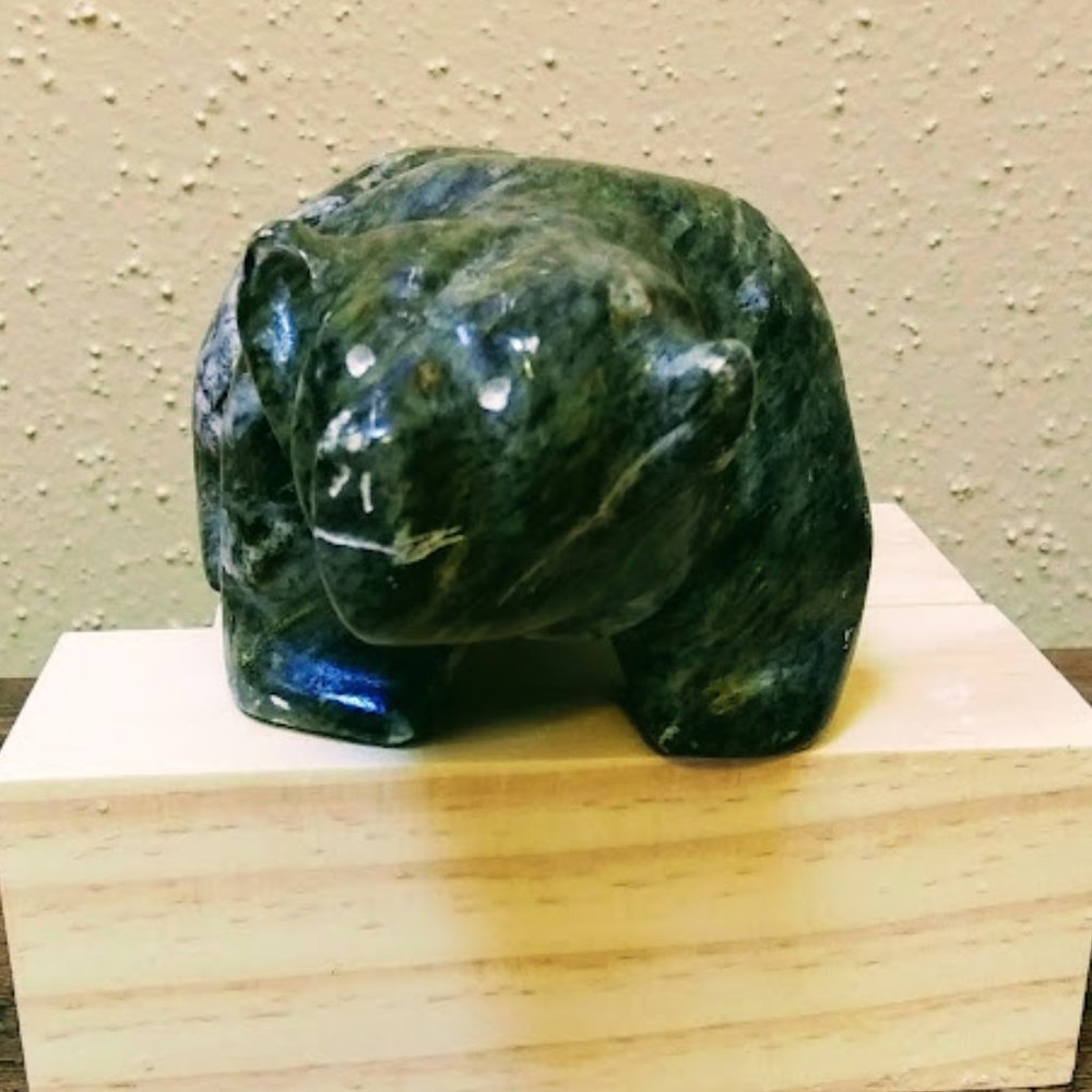 ERIC TETPON ALASKAN BEAR SOAPSTONE*HAND CARVED *NATIVE INUPIAQ ARTIST*RARE*VTG* - Picture 5 of 9